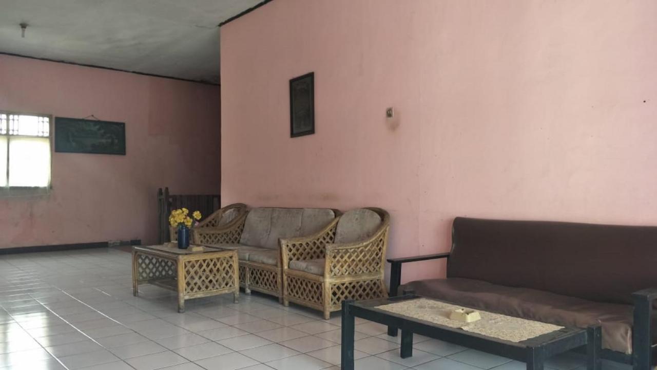 Spot On 2969 Hotel Citra Ayu Labuhan Exterior foto